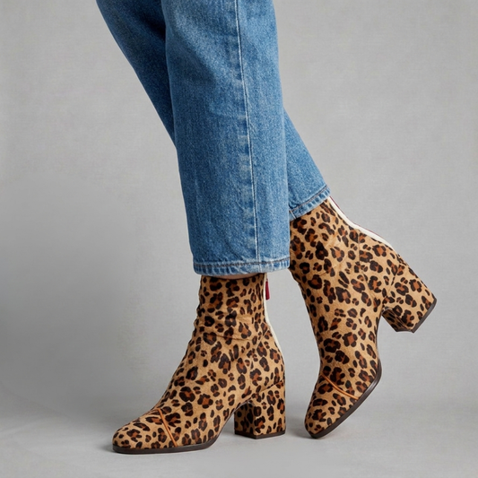 Claire – Elegant ankle boot with block heel